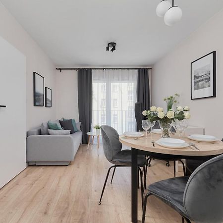 Nowa Manufaktura Apartment Wroclaw Krzyki By Noclegi Renters Buitenkant foto