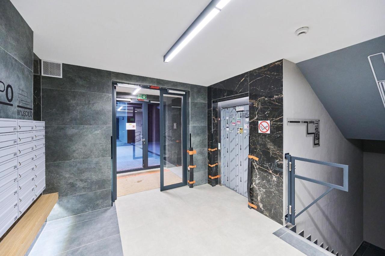 Nowa Manufaktura Apartment Wroclaw Krzyki By Noclegi Renters Buitenkant foto